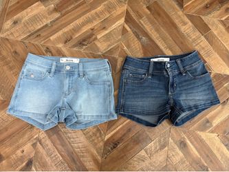 Hollister shorts size 24 like new