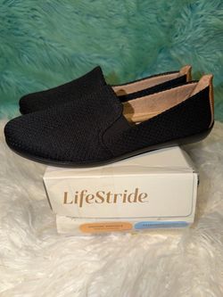 NIB Life Stride Next Level Black Knit Slip-On with Tan Heel Accent Size 9.