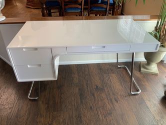 Modern White High-Gloss Desk with Chrome Legs