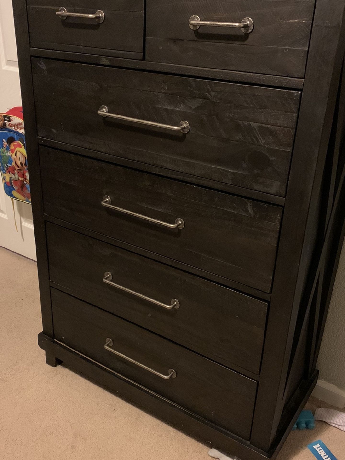 Tall Dresser ! Dresser ! Drawers ! Bedroom Dresser ! Free Delivery