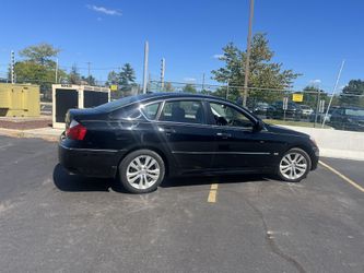 2010 Infiniti M35