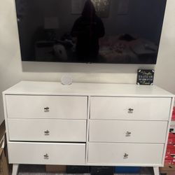 White Dresser And Nightstand With Deep Drawers 