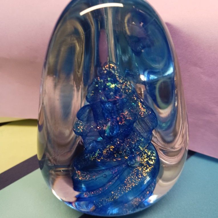 Paperweight Maytum