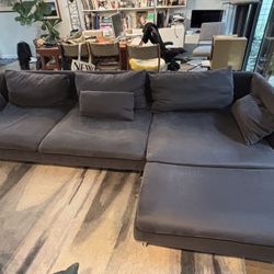Couch - 4 Seat Sectional w/ Chaise