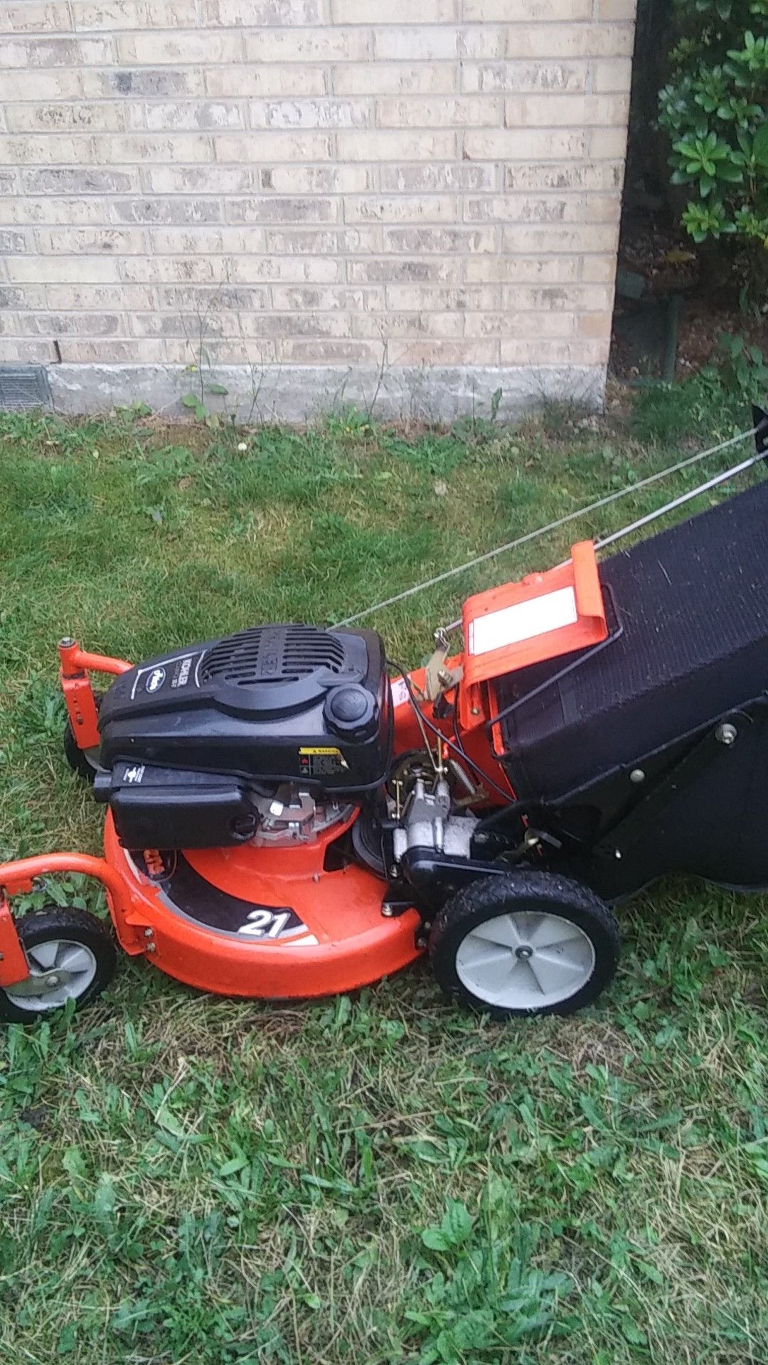 Commercial Kohler courage xt-7 ARIENS 21"LAWNMOWER