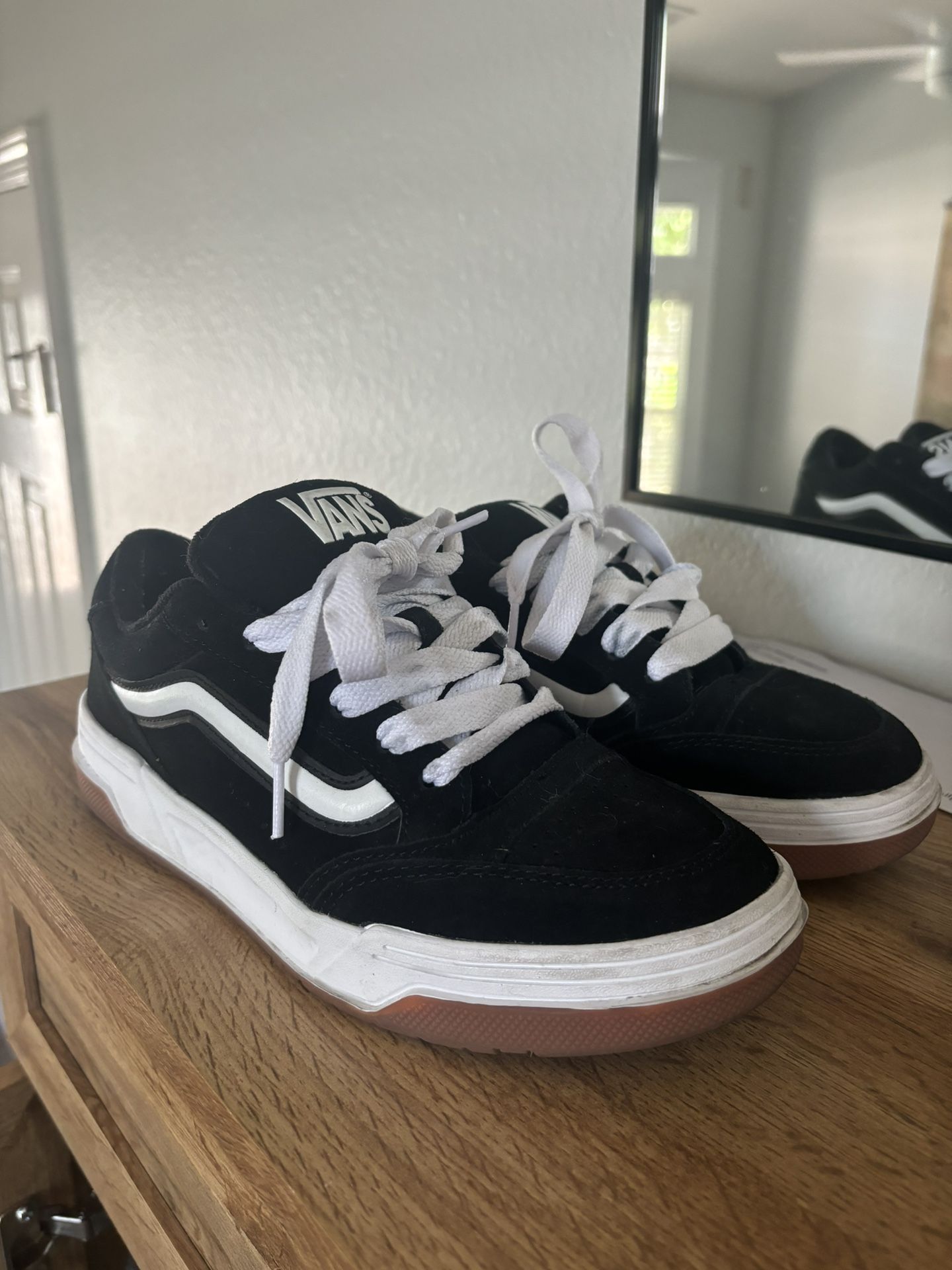 Women’s Vans Size 8.5