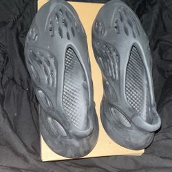 Size 11 Yeezy Foams