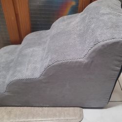 4 Steps Pet Stair. 28L  X 16w X 19H  ,  For Small Pets 