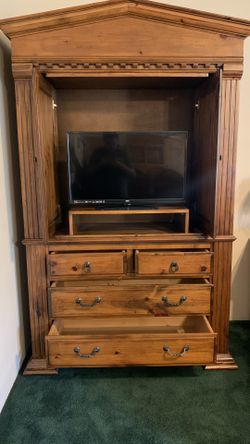 5-Drawer Wooden Armoire Dresser with TV/Multipurpose 2-door Cabinet space/stand