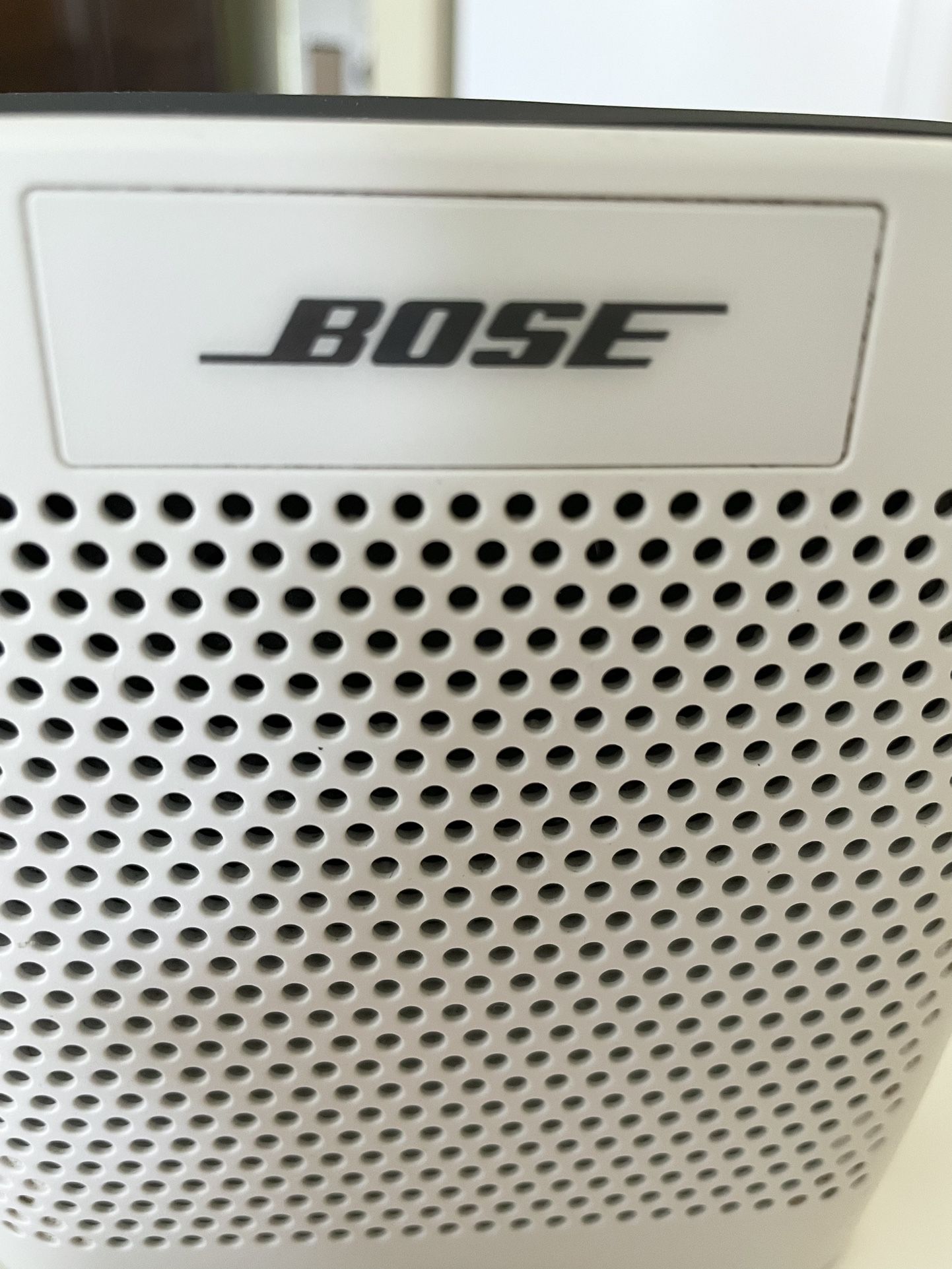 Bose SoundLink l Color Bluetooth Speaker (White) With USB Cable 
