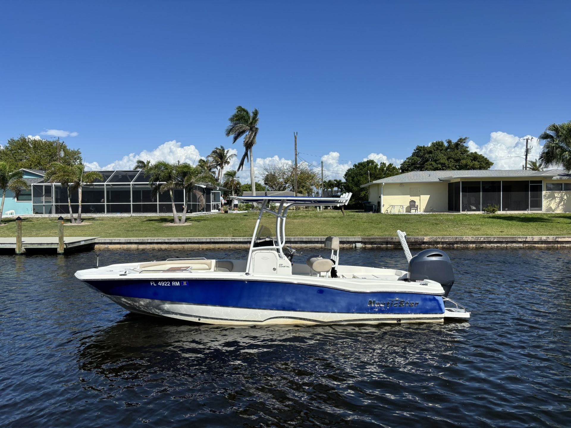 Nauticstar 23’ 200hp Yamaha 