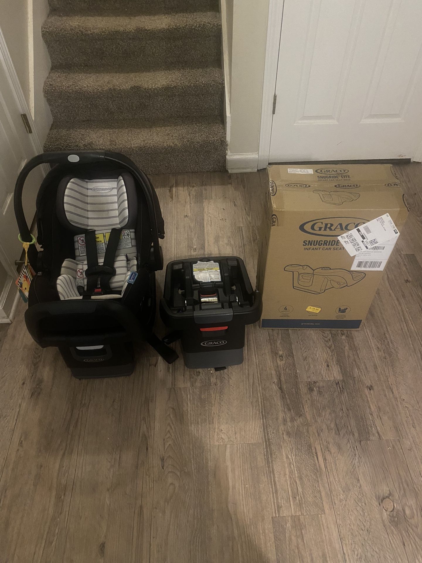 Graco Snugride 35 Lite LX Car Seat With 3 Bases