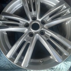 Infiniti 17” OEM Wheel with sensor
