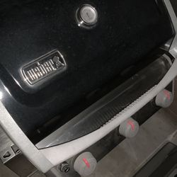 Weber 3 Burners Spirit Propane Gas Grill BBQ Very Clean