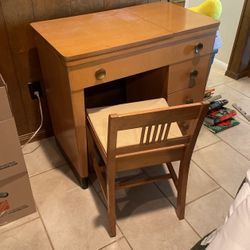 Sewing desk Model 117-959 with chair