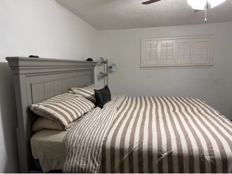 Bed frame/ mattress