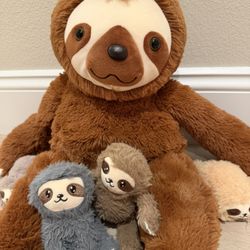 Brand New Sloth Stuffed Animal with 4 Sloth Babies🤎