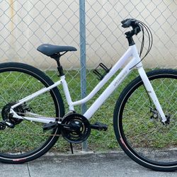 Specialized Crossroads 2.0 Hybrid Bike