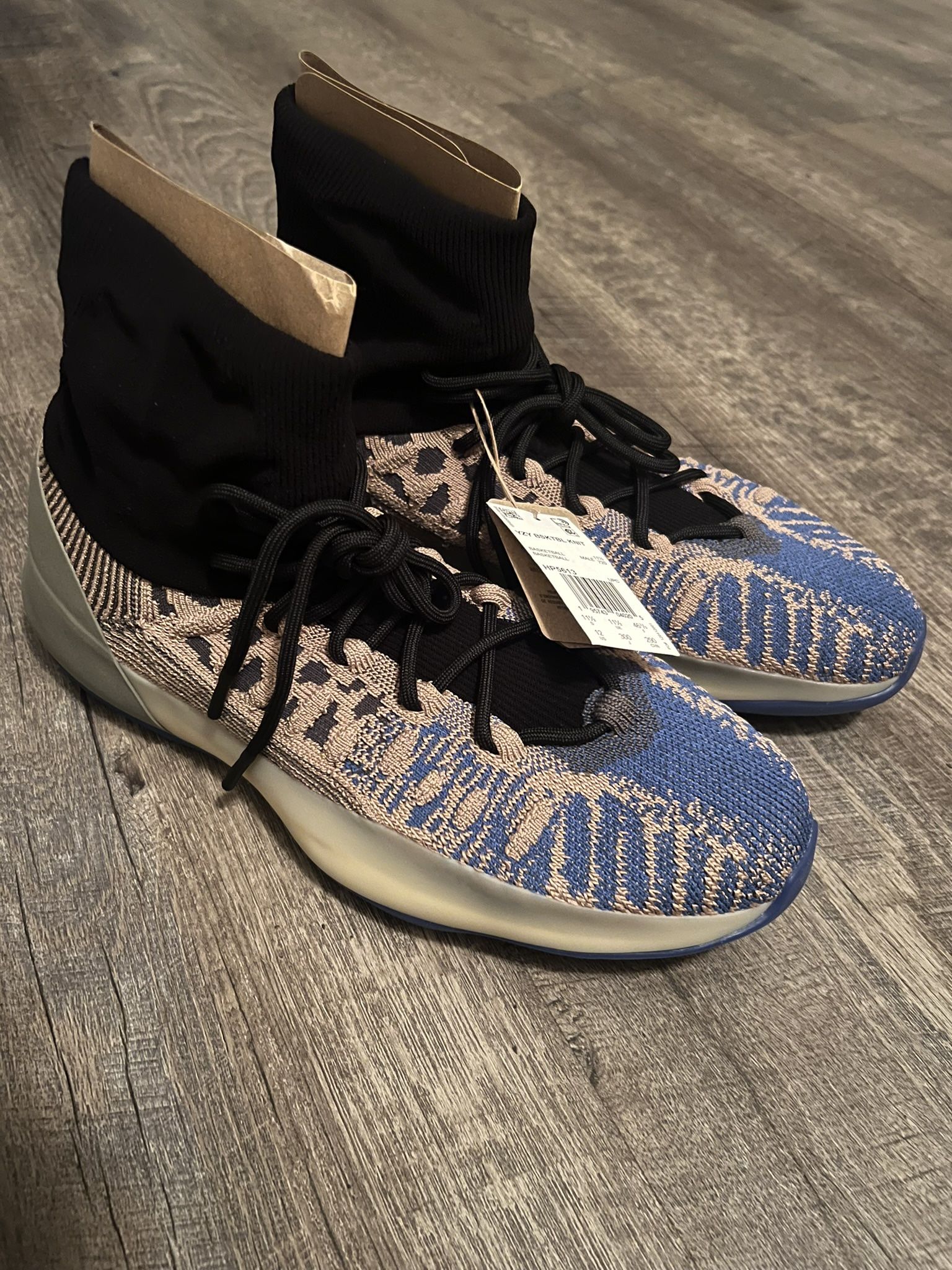 NEW YEEZY BSKTBL KNIT Size 12