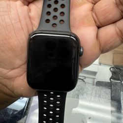 Apple Watch SE Nike Edition 44mm Cellular And WiFi 