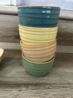 Serving set with 4 bowls and tray ceramic EUC