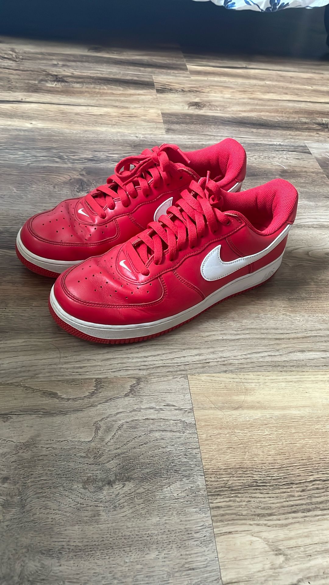 Nike Air Force 1 Red
