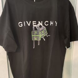 Givenchy Size Medium Tee Top Quality