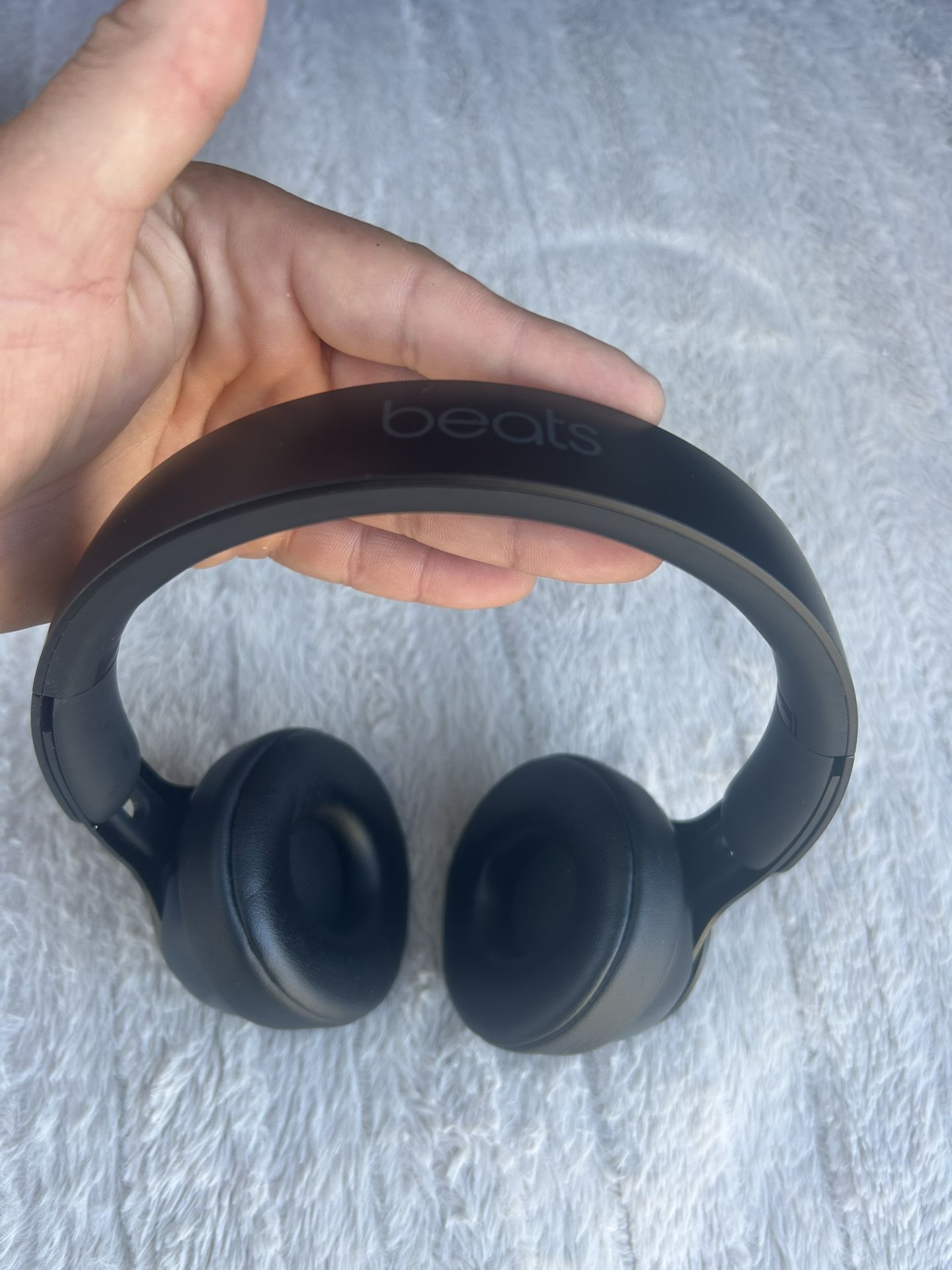 Beats Solo Pro Blackout
