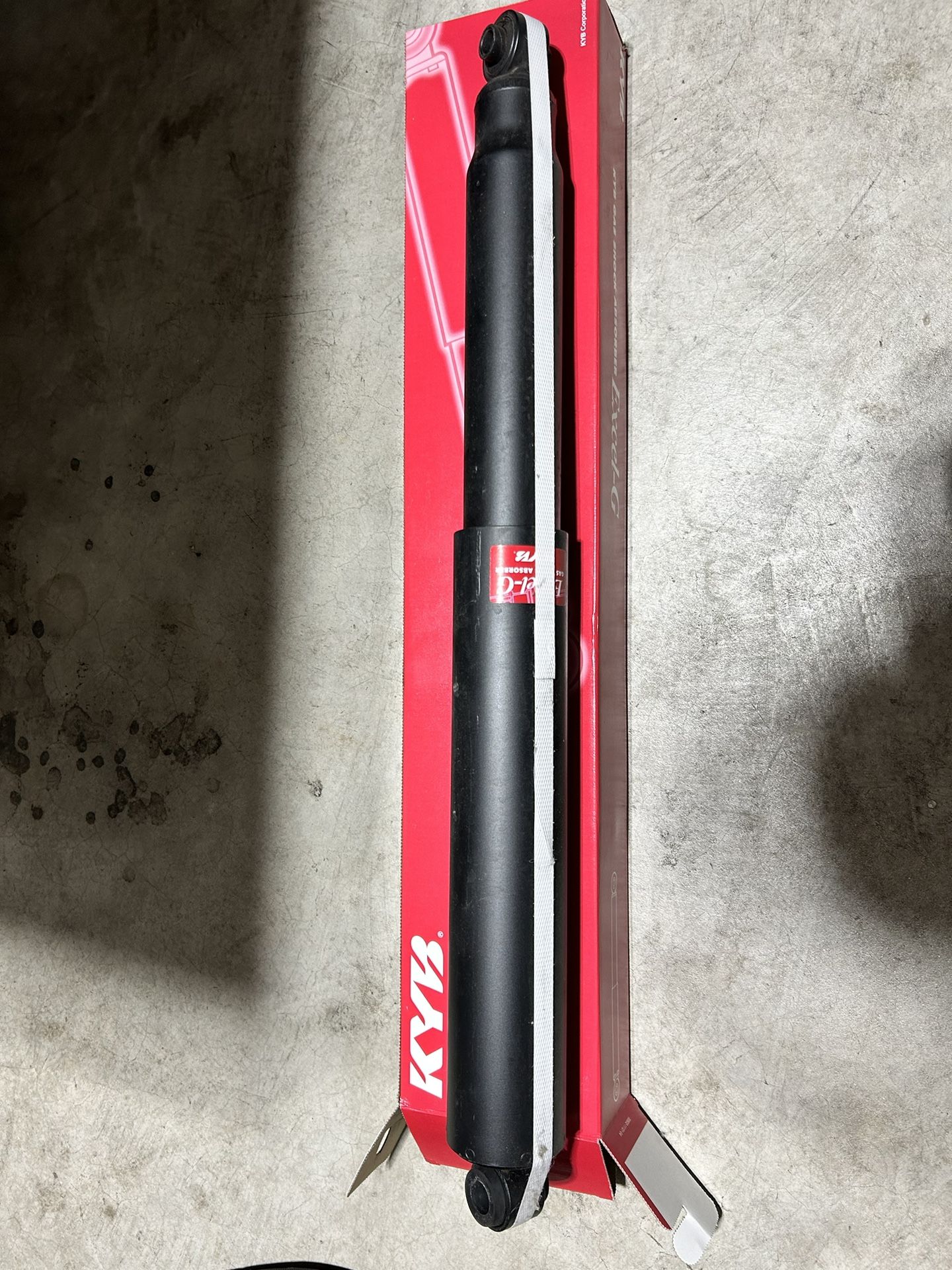 2 x  KYB EXCEL-G Shock Absorber