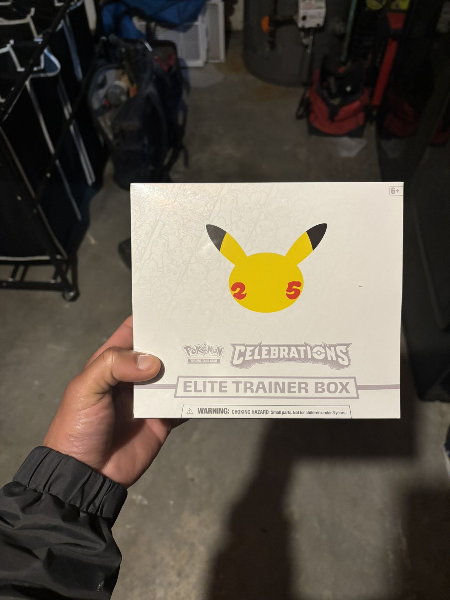 pokémon 25th anniversary Elite trainer box