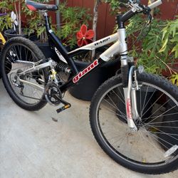 Giant Bicycle Mountain Bike