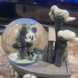 Mini Snow Globe Mickey Mouse