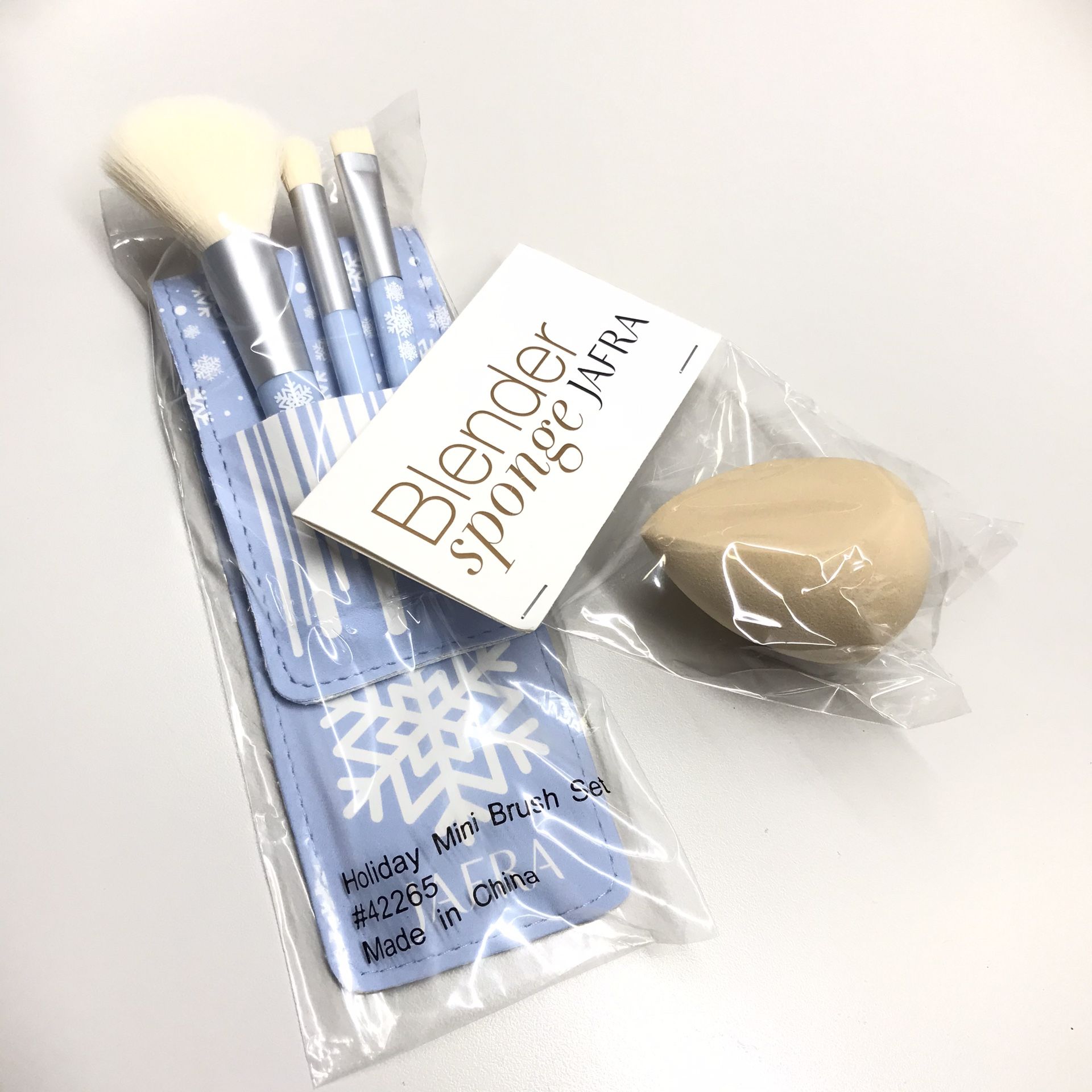 Blender Sponge / Mini Brushes Pick up in Oak Cliff