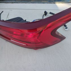2016-2020 Nissan Maxima Passenger Tail Light