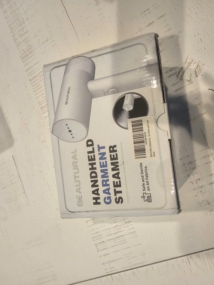 New Sealed BEAUTURAL Handheld Garment Steamer
