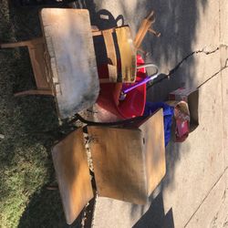 Nice Working Kids Desk Needs Touch Up Pain N Sanding Job 