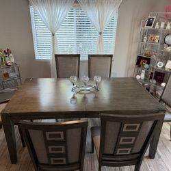 Dining Room Table 