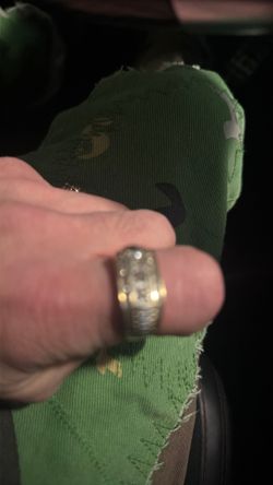 10k 2 tone Rolex style ring 1carat nat. Diamond