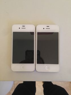 Two working iphone 4