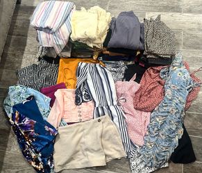 Women’s Clothing Bundle - Sizes Medium & Large 👚✨