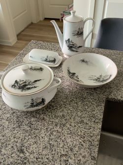 Seizan Fine China Japan 50-Piece Set | Service for 8 | Excellent Condition