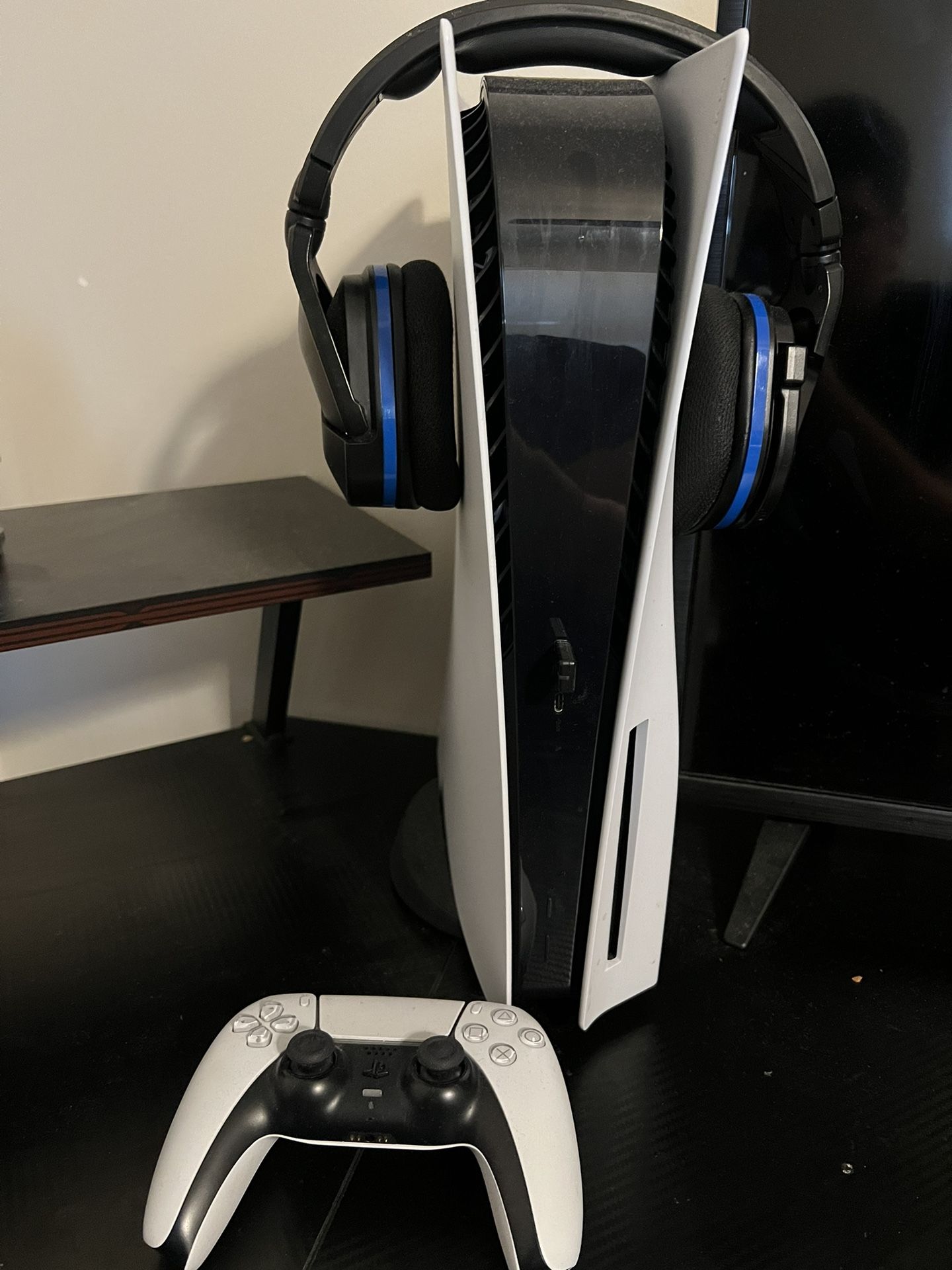 PS5 with Turtle Beaches