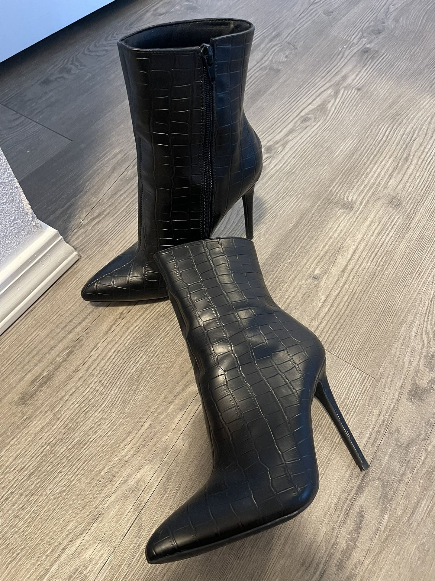 Boots Size 8