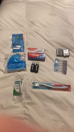 New Traveling Toiletries And Shower Lot