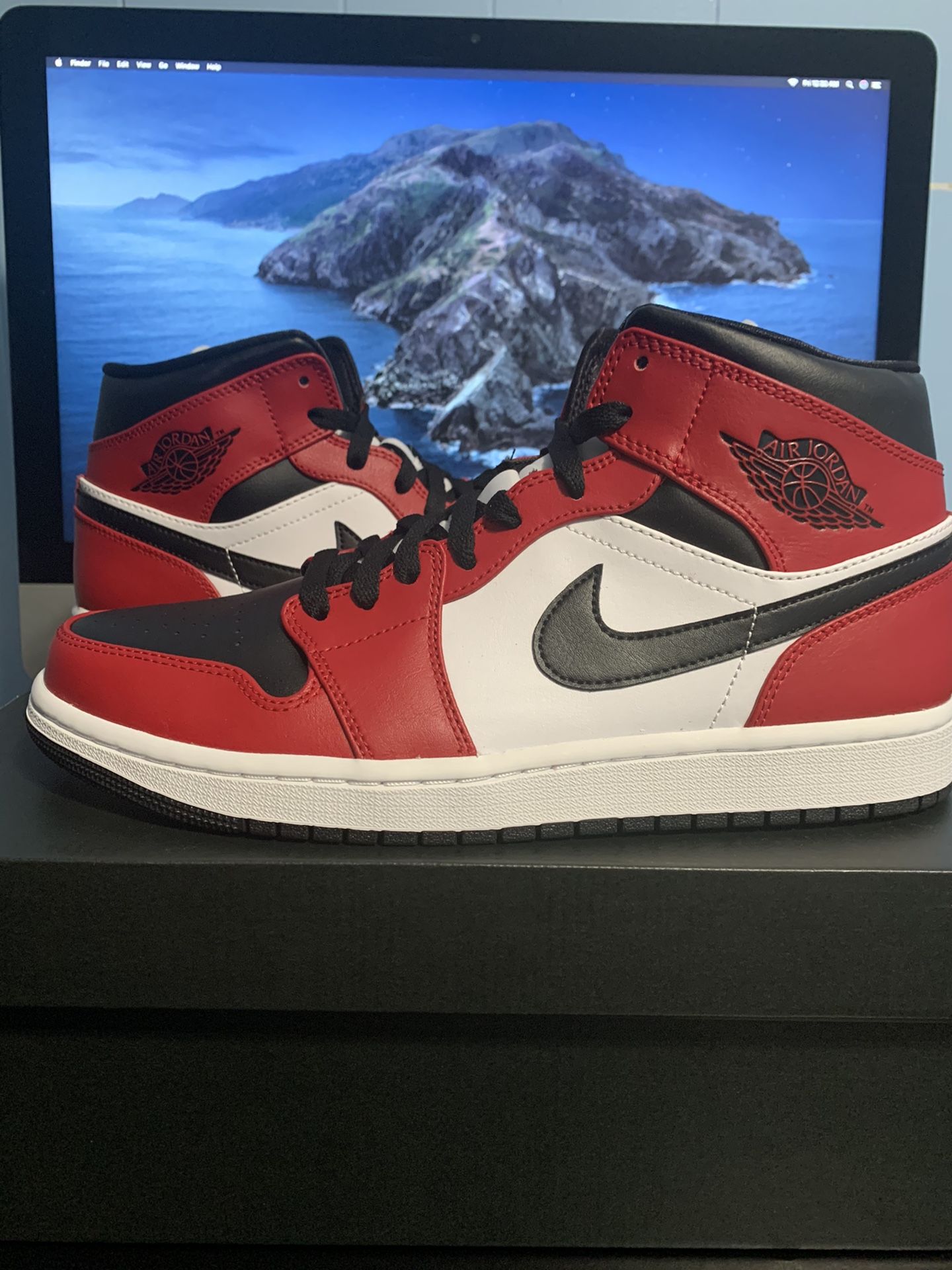 Size 10 Chicago mid