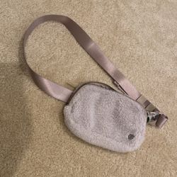 $25 Lululemon Everywhere Fleece Belt Bag