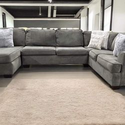 Gorgeous Ashley 3pc Sectional With Chaise 