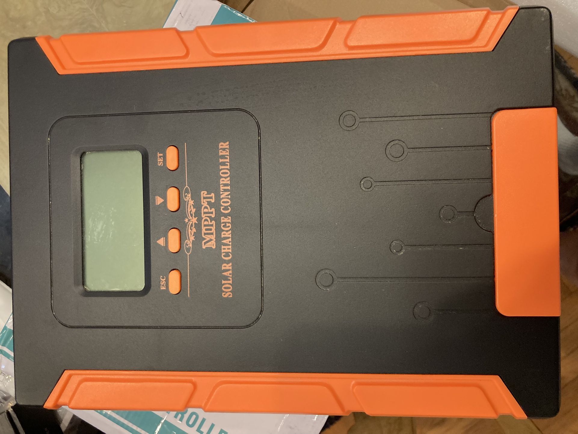 120A 12V/24V/36V/48V DC Input MPPT Solar Charge Controller with LCD Display Solar Panel Regulator fit for Lithium Sealed Gel and Open Type Batteries
