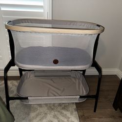 Maxi Cosi Bassinet + Mattress Protectors