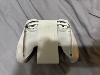 PDP Charging Grip Plus for Nintendo Switch Joy-Cons (White)